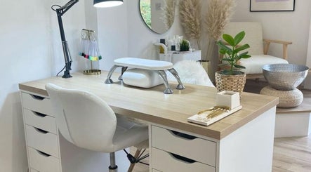 Glowy beauty salon