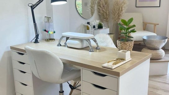Glowy beauty salon