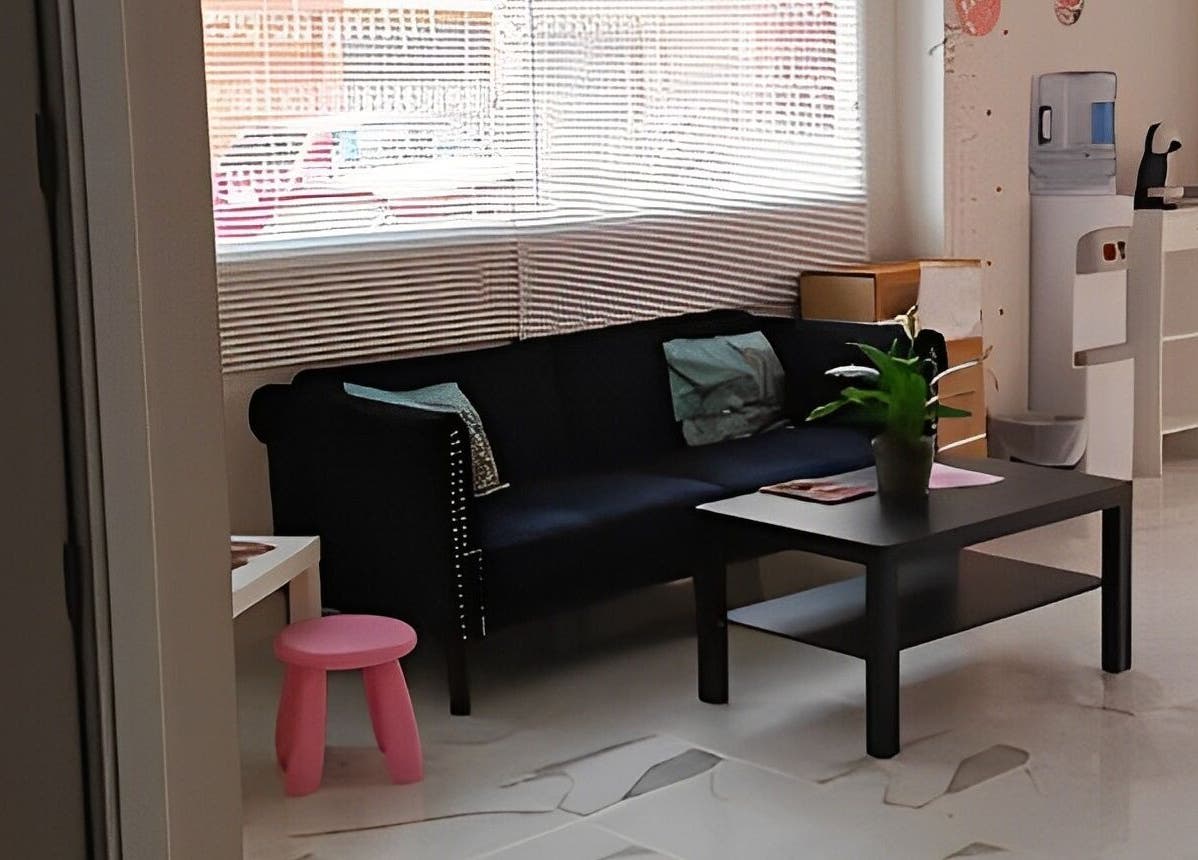 Zona de espera acogedora en Glowy Beauty Salon, Sagunt, Comunidad Valenciana, ES.