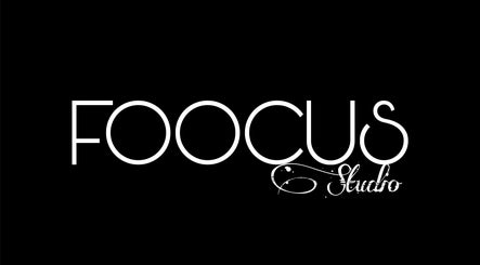 Logotipo de FOOCUS STUDIO en Maldonado, Departamento de Maldonado, UY, sobre fondo negro.