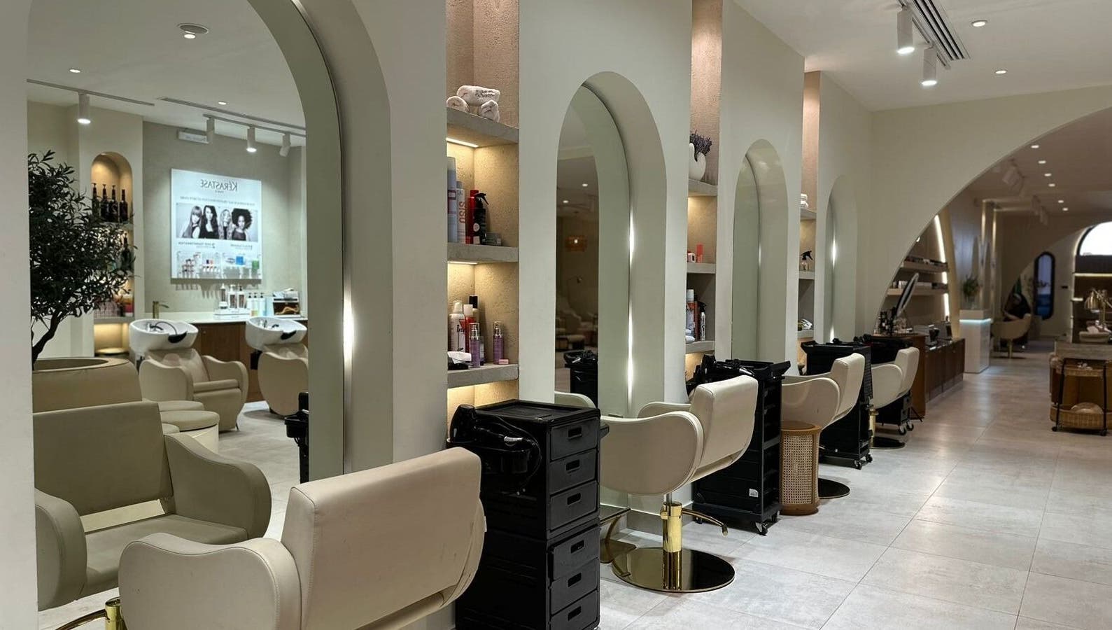 منظر داخلي لصالون Diamond Beauty By Rahati | دايموند بيوتي بالرياض، منطقة الرياض، المملكة العربية السعودية.