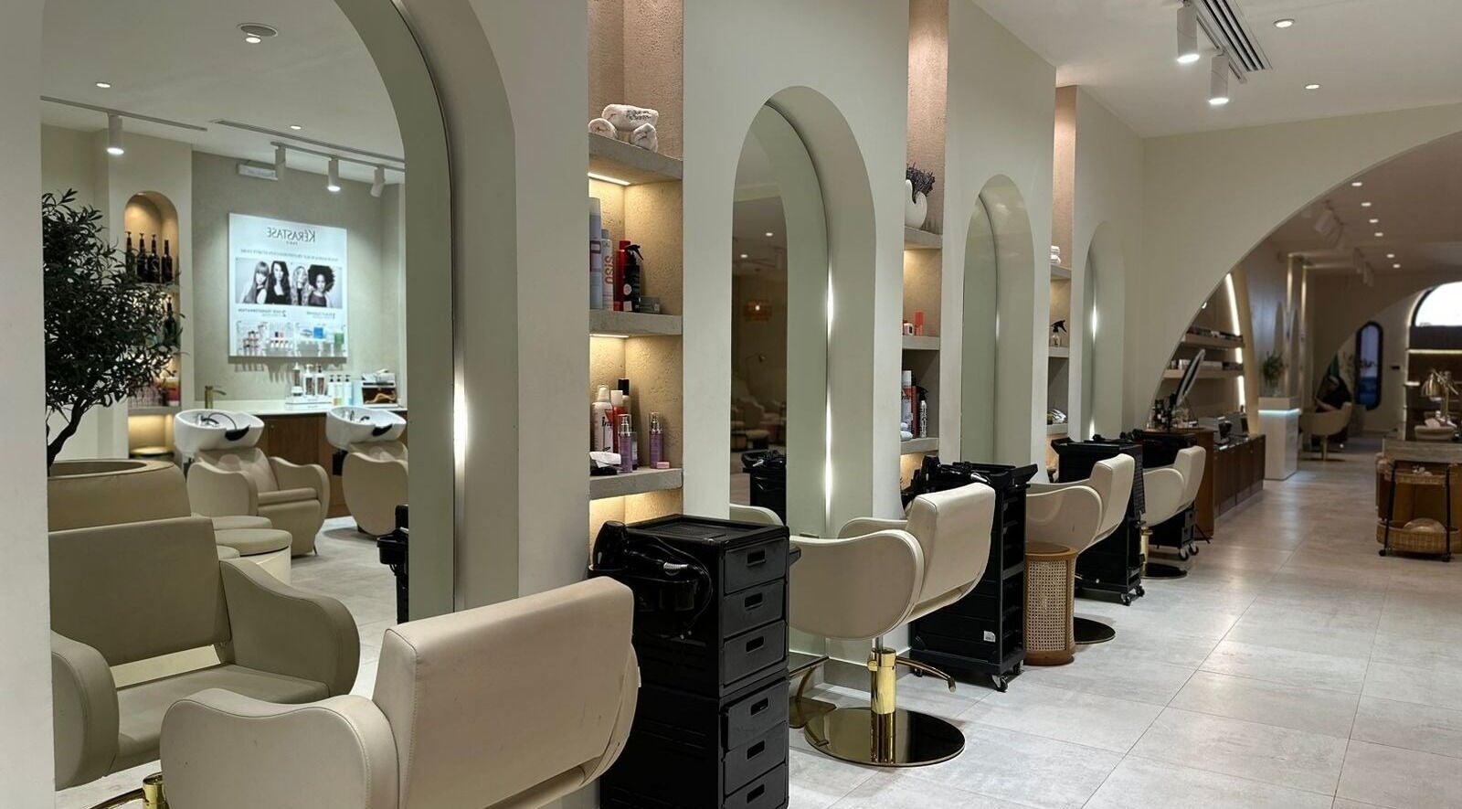 منظر داخلي لصالون Diamond Beauty By Rahati | دايموند بيوتي بالرياض، منطقة الرياض، المملكة العربية السعودية.