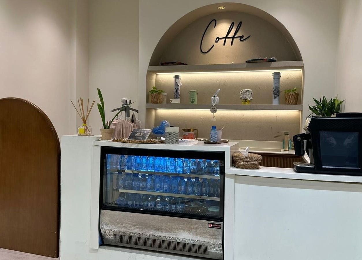 ركن قهوة أنيق في دايموند بيوتي، الرياض، الرياض، السعودية يعكس الرفاهية والراحة.