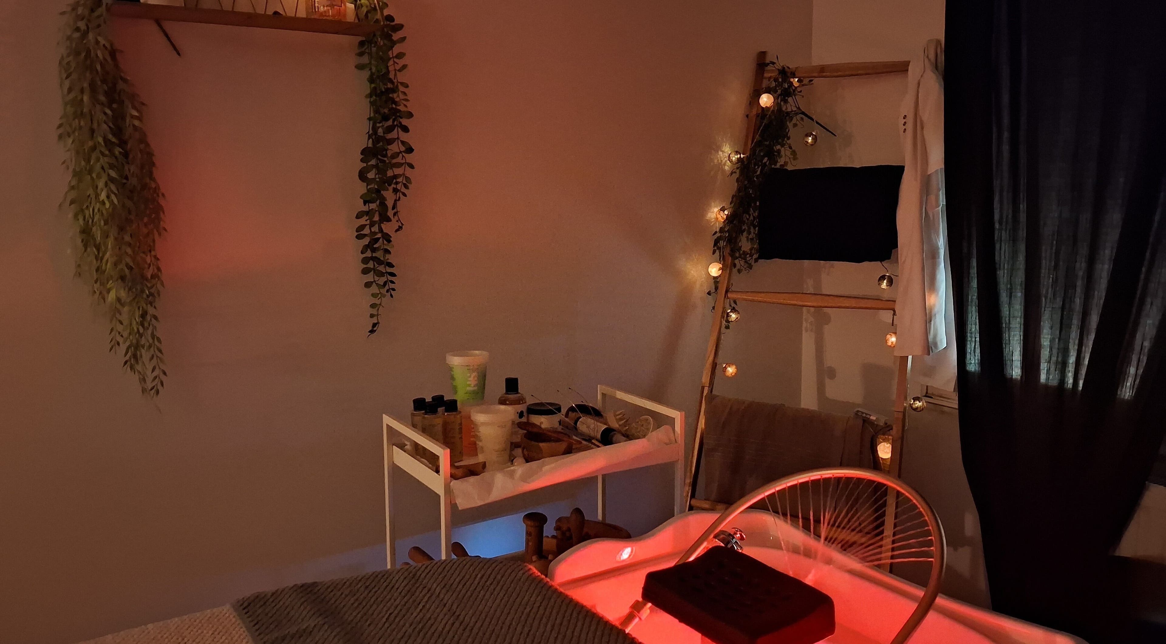 Salle de soins relaxante chez Moment Douce'heure, Saint-maurice-de-beynost, Auvergne-rhône-alpes, FR.