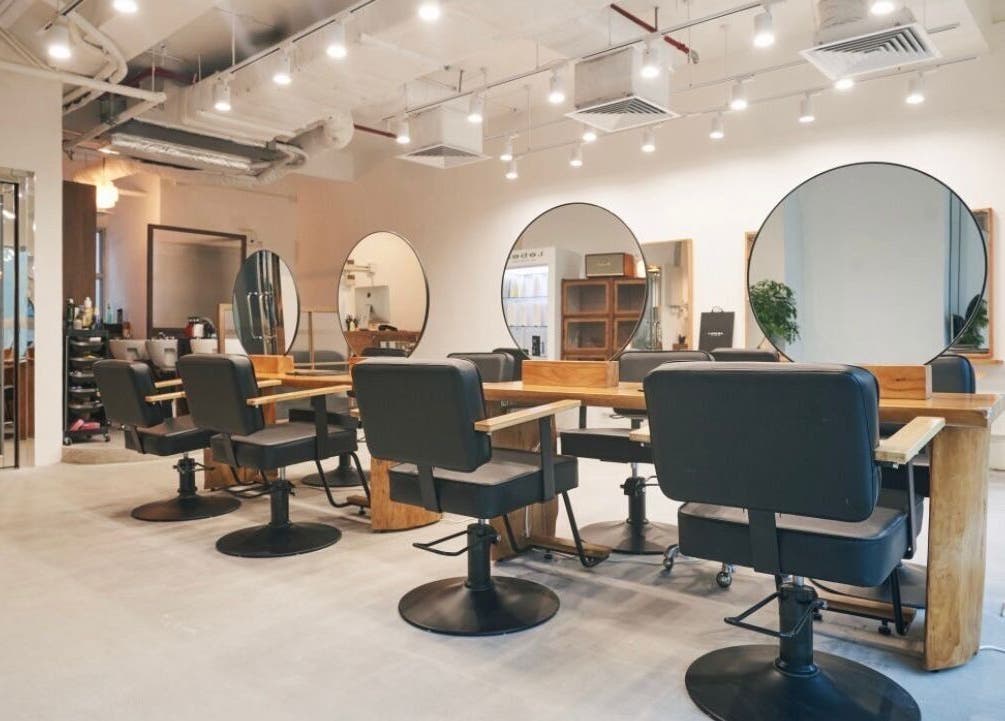 Salon Nozomi 的现代化设计内部，位于香港島, 香港島, HK，提供优质美容体验。