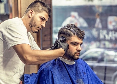 Expert barber hair trimming at Charcole Lovers in Colombo, Western Province, LK.