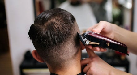 Professional haircut at Charcole Lovers, Colombo, Western Province, LK. Precision styling in progress.