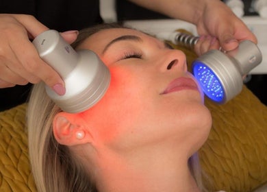 Client enjoying LED light therapy at Bohemian Wellness & Spa, Pretoria, Gauteng, ZA for rejuvenation.