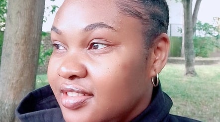 Kinwáà beauty and braids image 3