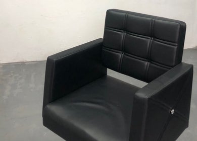 Silla de peluquería moderna en CityBarbber, Villa Elvira, Provincia De Buenos Aires, AR.