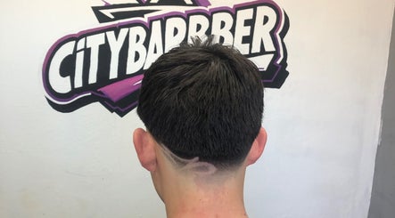 Corte de cabello moderno en CityBarbber, Villa Elvira, Provincia De Buenos Aires, AR.
