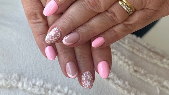 Luna Nails
