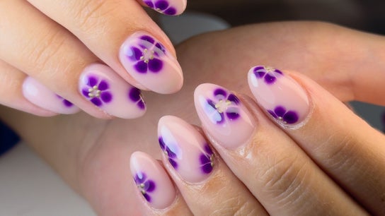Luna Nails