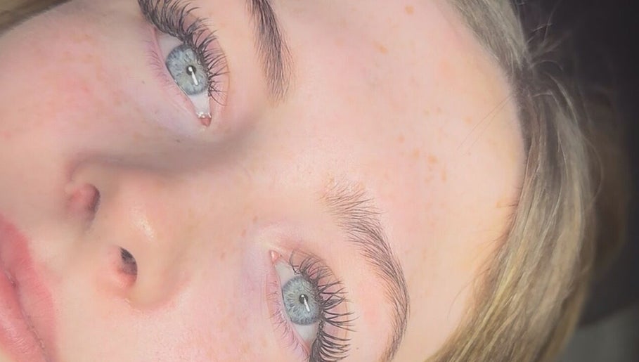 Luxelashesbykelsi image 1