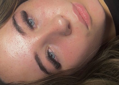 Close-up of a woman's face with eyelash extensions at Bykelsigallagher, Stoneyburn, Scotland, GB.