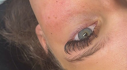 Close-up of eyelash extensions at Bykelsigallagher, Stoneyburn, Scotland, GB.