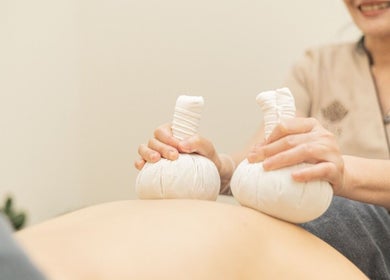 Relaxing herbal massage at Inlux Thai Massage & Spa, Pukekohe, Auckland, NZ, providing ultimate wellness retreat.