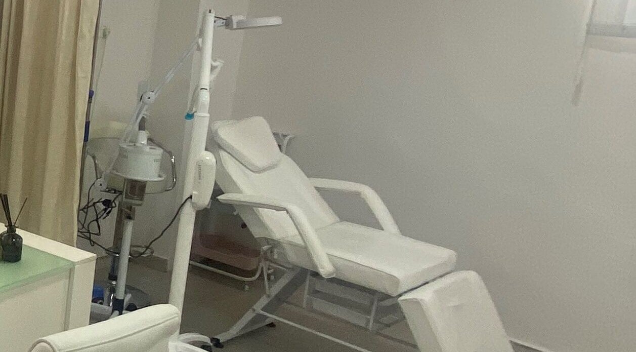 Luxurious aesthetic treatment room at BOTOX-LAGOS, Lekki, Lagos, NG equipped with modern furnishings.