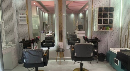 Camiralbeautyspa image 2