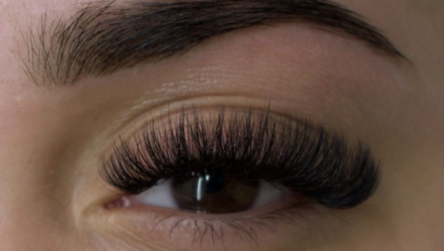 Lashes Ostrava, bild 1