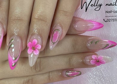 Elegant floral nail art in pink at Nail Art Welly, Wellington, Wellington Region, NZ.