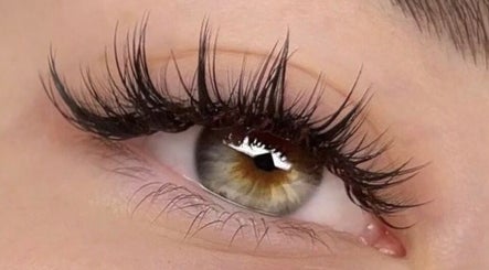 Close-up of eye with dramatic lashes at Nail Art Welly, Wellington, NZ.