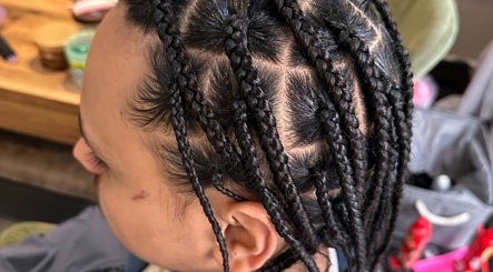 AfroLux image 3