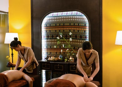 Nhân viên Relax Massage & Spa Sapa ở Lào Cai, VN thực hiện liệu pháp mát-xa thư giãn.