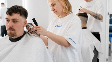 Hocs Barbershop image 3