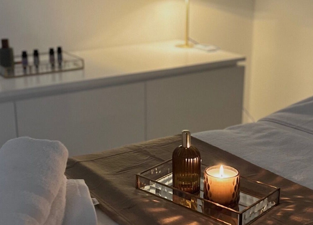 Ambiente acolhedor com velas em Studio Unique, Porto, Porto, PT.