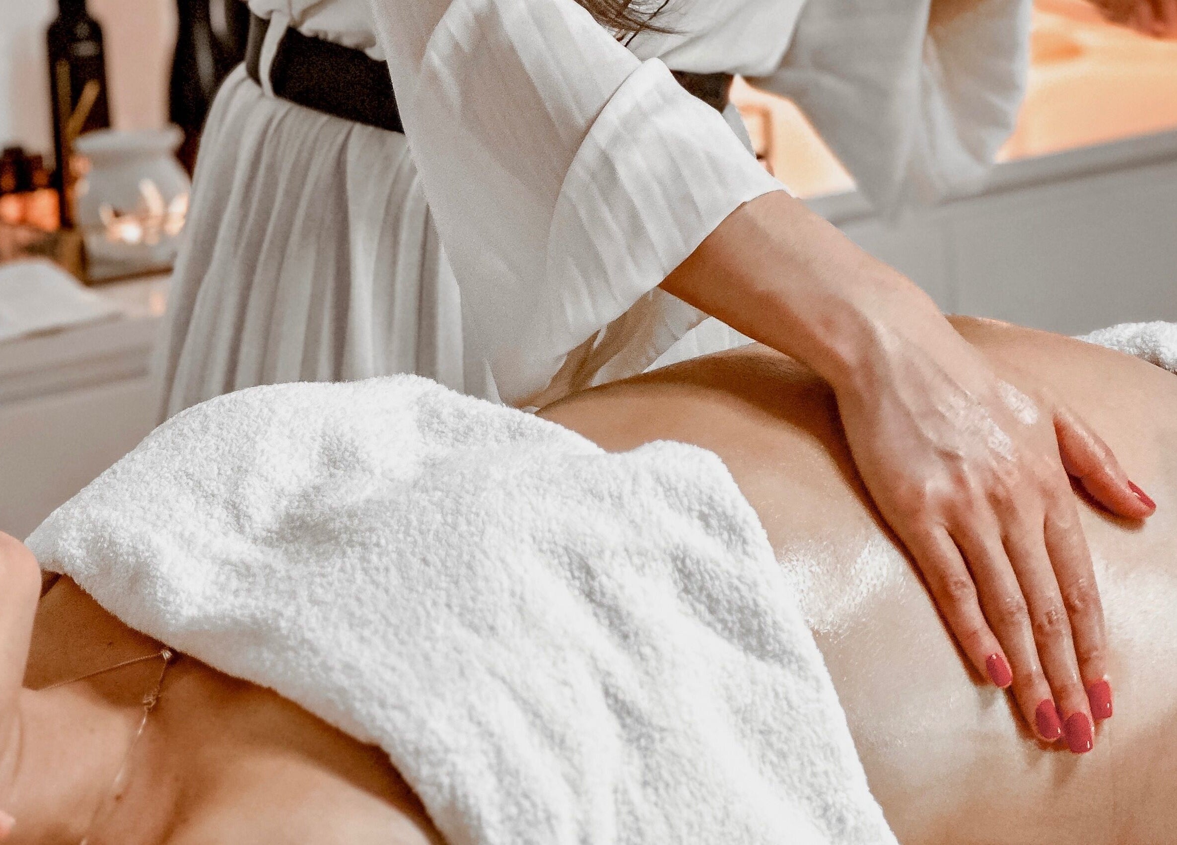 Massagem pré-natal em Studio Unique, Porto, Porto, PT. Relaxamento para futuras mamães.