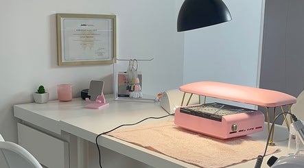 Espace manucure moderne à Le Coin Beauté De Gwen, Méziré, Bourgogne-franche-comté, FR.