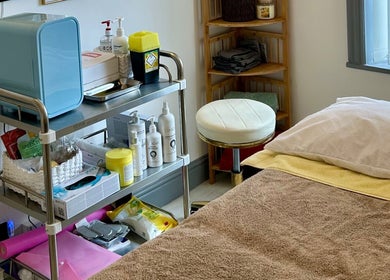 Flourishskinroom treatment room with organized supplies in Coventry, England, GB.