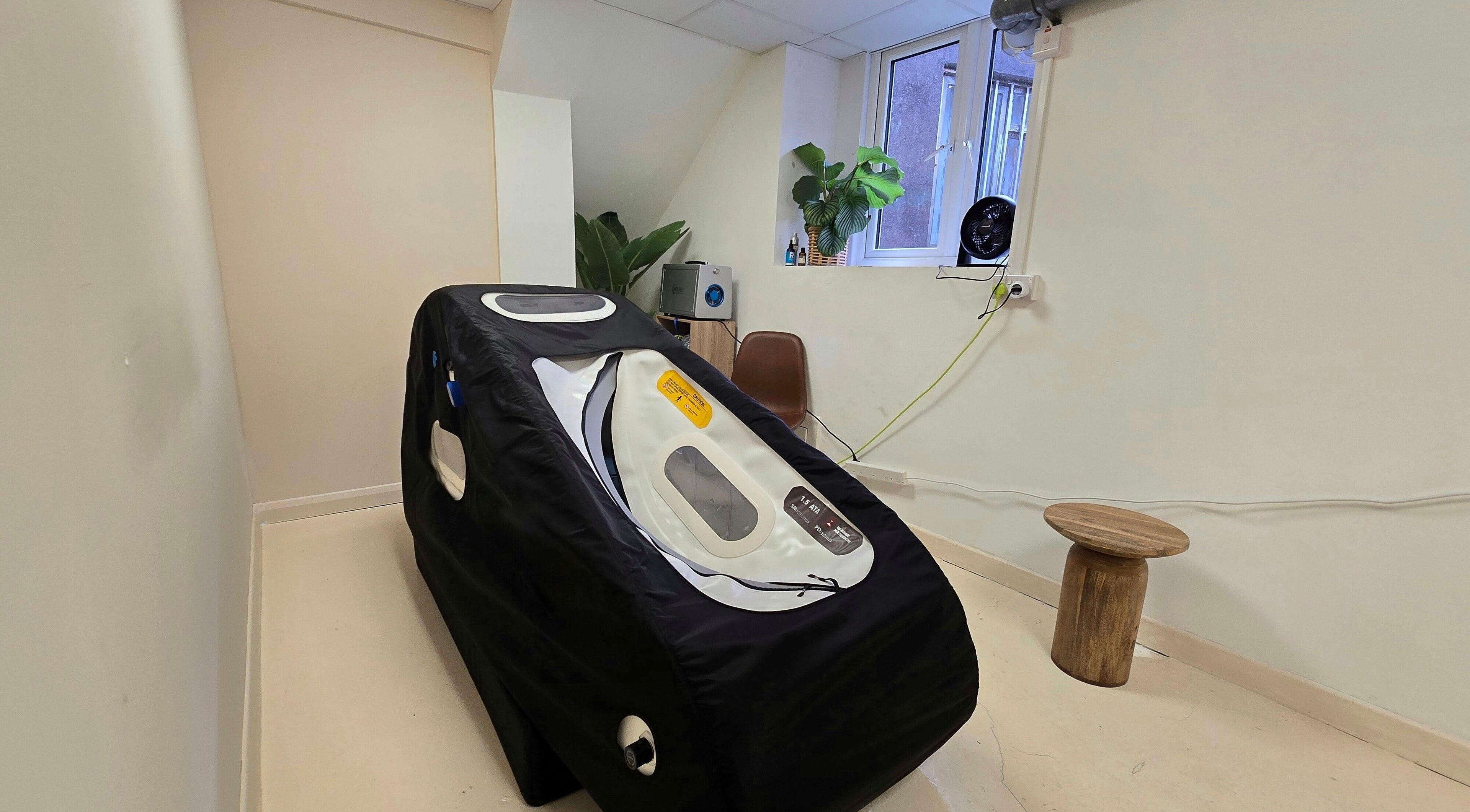 Hyperbaric oxygen chamber at Oxygen Cove Cork, Cork, County Cork, IE, offering relaxation and wellness.
