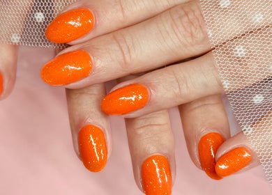 Оранжевий манікюр із блиском у Nagelstylist Olha, Joure, Friesland, NL