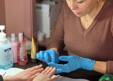 Манікюр у Nagelstylist Olha в Joure, Friesland, NL. Професійний догляд за нігтями.