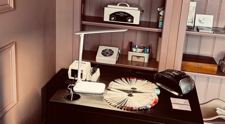 Стіл для манікюру з інструментами в Nagelstylist Olha, Joure, Friesland, NL.