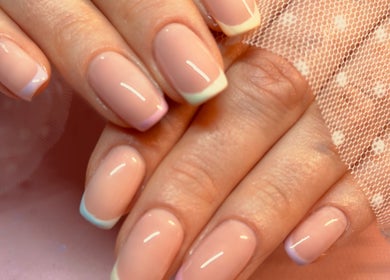 Елегантний рожевий манікюр від Nagelstylist Olha, Joure, Friesland, NL.