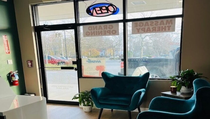 Cozy seating area inside Stony Brook, Oriental Massage and Acupuncture Clinic, Stony Brook, New York, US.