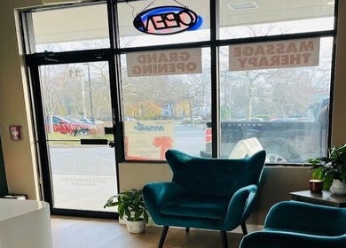 Cozy seating area inside Stony Brook, Oriental Massage and Acupuncture Clinic, Stony Brook, New York, US.