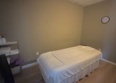 Peaceful massage room at Stony Brook, Oriental Massage and Acupuncture Clinic, Stony Brook, New York, US.