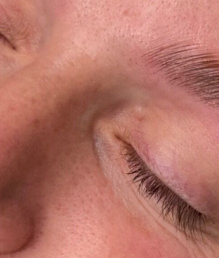 Close-up of expertly groomed eyebrow at Sirenstudio_co, Blacksmiths, New South Wales, AU.