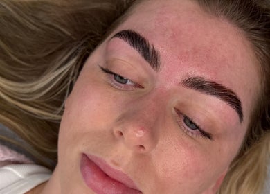 Close-up of styled eyebrows at Sirenstudio_co in Blacksmiths, New South Wales, AU.