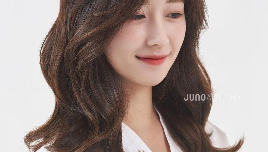 준오 헤어  서면 1호점, bild 1