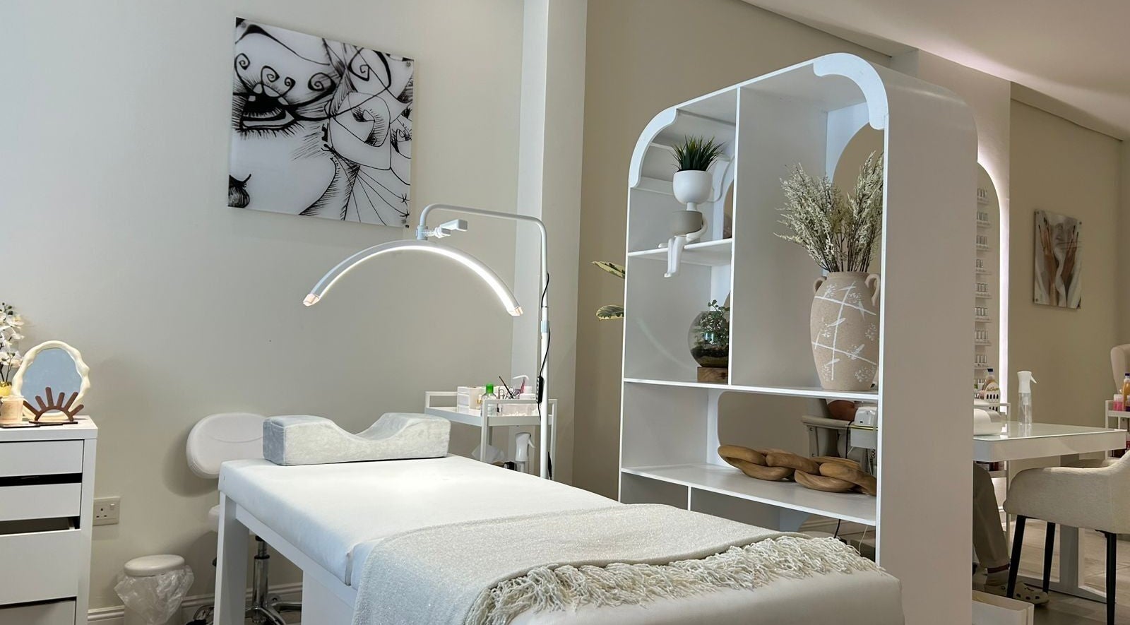 Calm and inviting spa room at Nash & More, Jeddah, Makkah Province, SA, featuring a treatment bed and decor.
