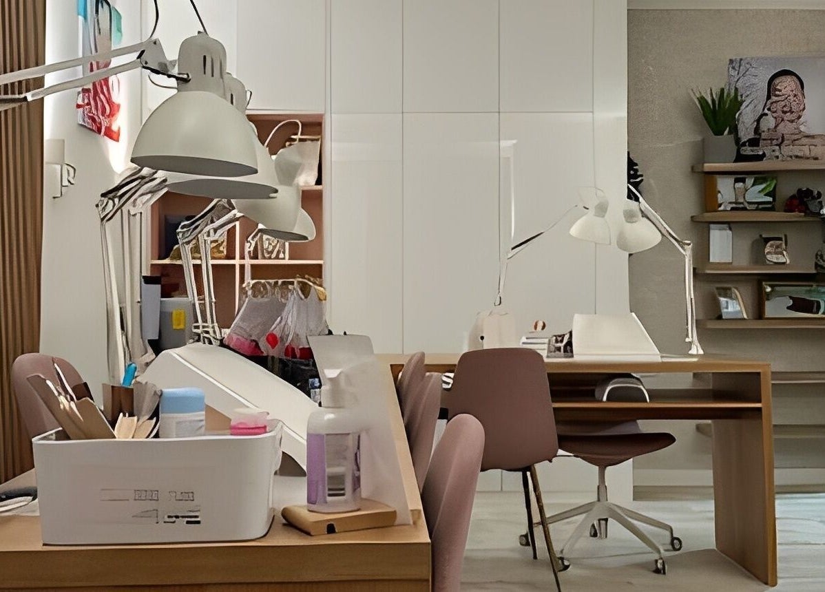 Modern beauty studio at Impresivna I Svoja, Beograd, RS with chic furniture and decor.