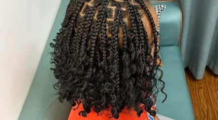 Christine’s Hair palace image 3