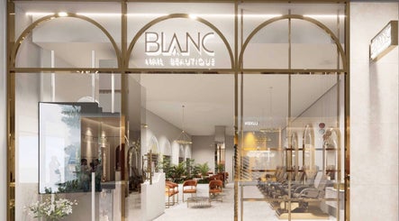 Blanc Nail Beautique