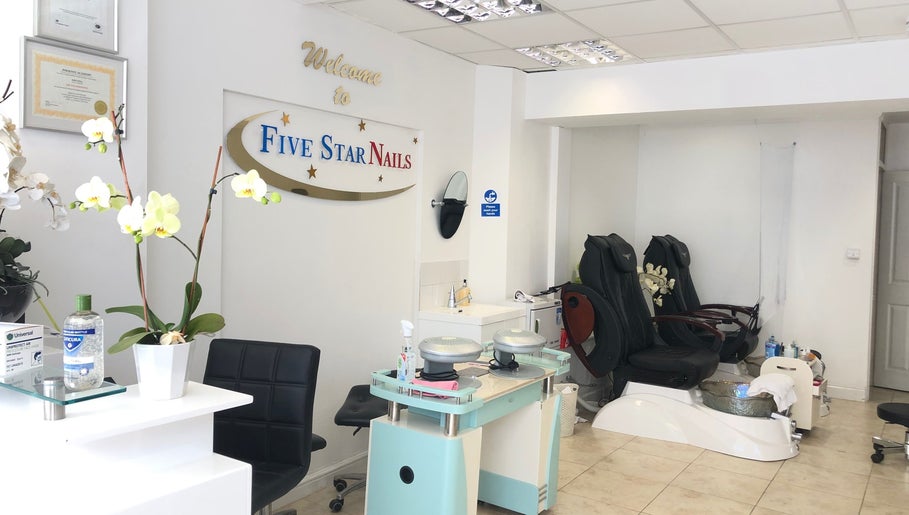 Five star nails wantage limited, bilde 1