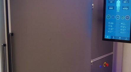 Équipement cryothérapie moderne à Epione, Paris, Île-de-France, FR, offrant des bienfaits de bien-être innovants.
